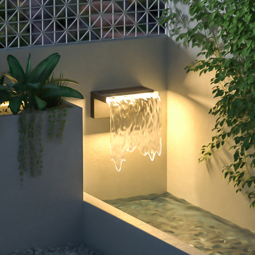 Isaac Moderne Metaal/Acryl Wandlamp Zonne Energie Zwart Tuin