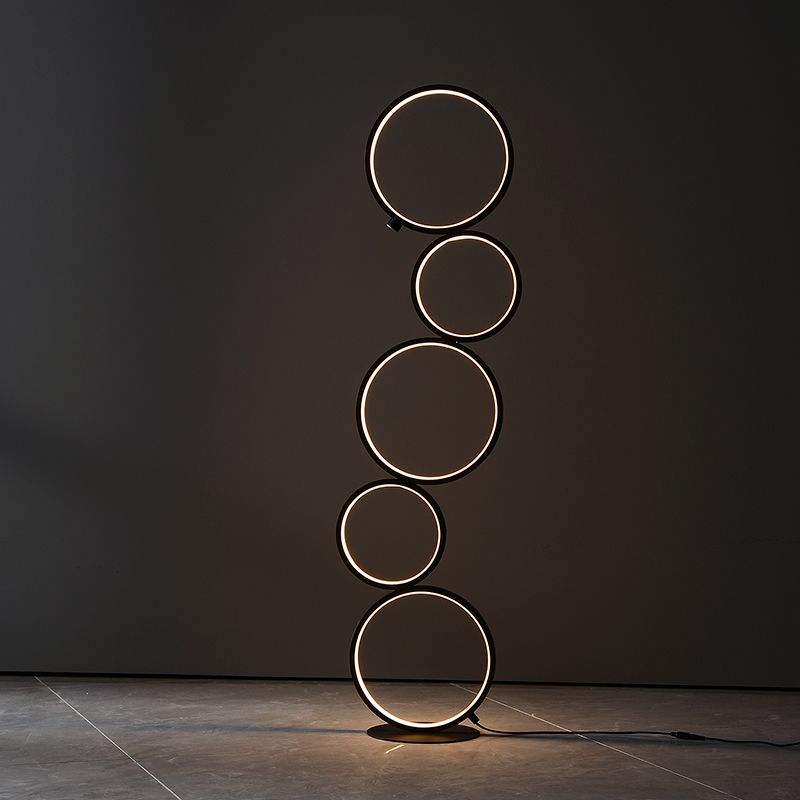Arisha Scandinavische Moderne Ring Staande Lamp, Zwart/Wit, Woonkamer